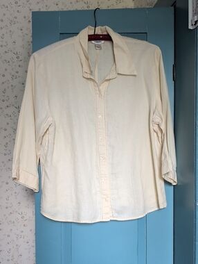 Old Navy Linen Top XL Button-Up Blouse Shirt Butter Yellow Airy light Summer